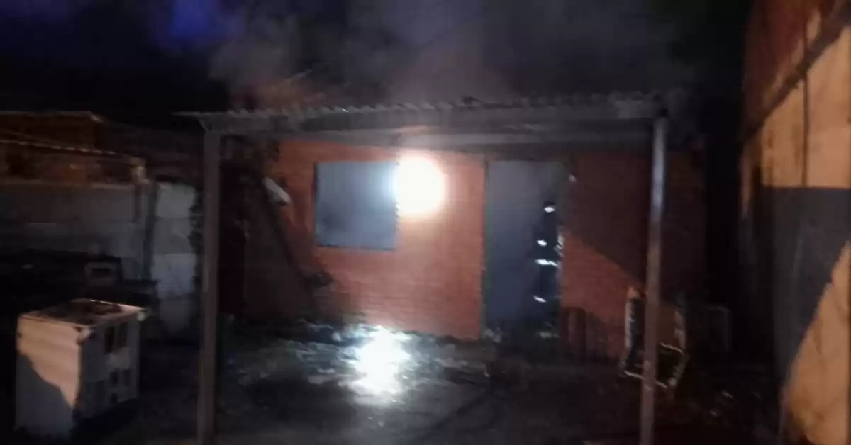 Se incendió una vivienda en San Lorenzo con importantes pérdidas materiales
