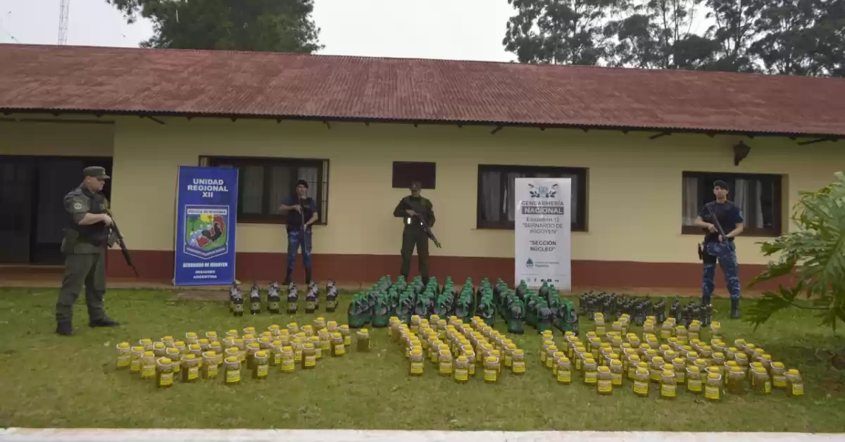 Intentaba contrabandear bidones de aceite de oliva y aceitunas por la frontera