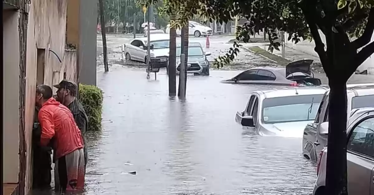 Fuerte temporal en Corrientes dejó serios destrozos por los 200 milímetros de agua que cayeron