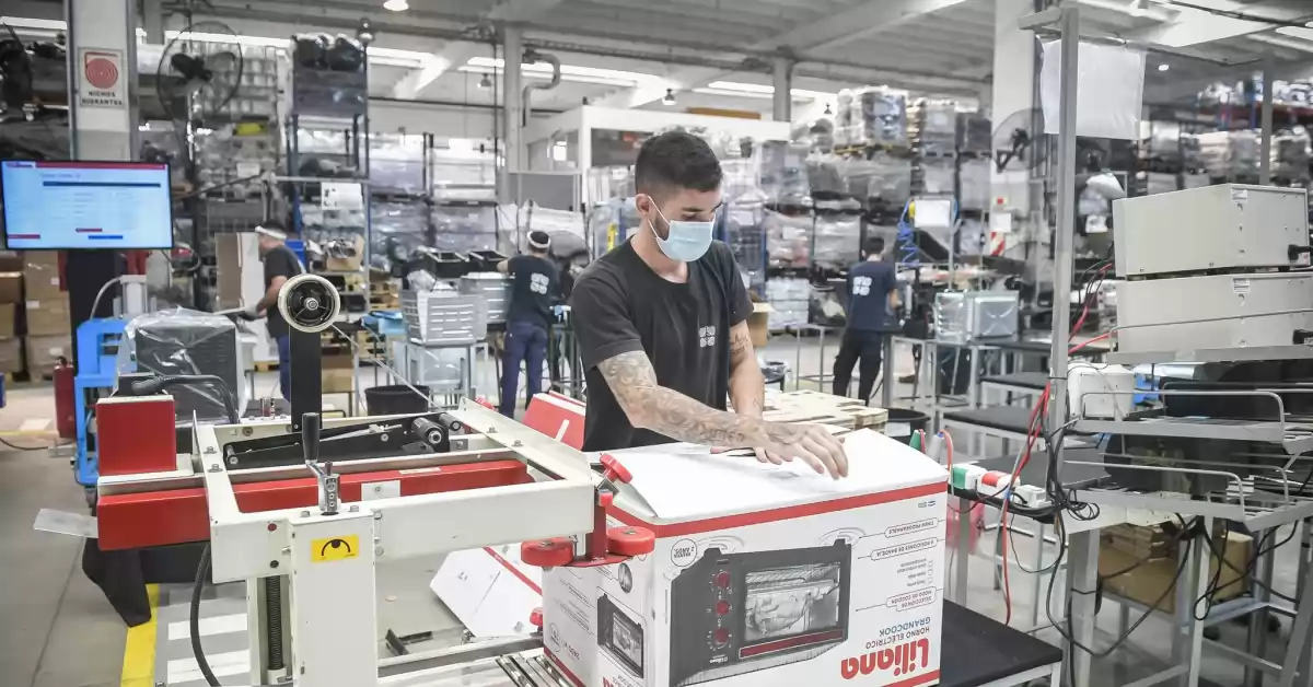 Anunciaron millonaria inversión en la fábrica de electrodomésticos Liliana