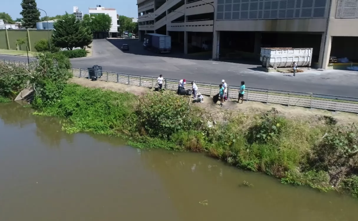 Rosario: buscaban 100 voluntarios para limpiar la costa del río y en pocas horas se llenó el cupo