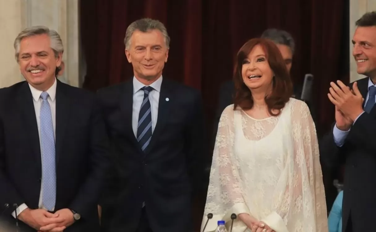 El Libro, los halcones y el circulo vicioso de la Política Argentina