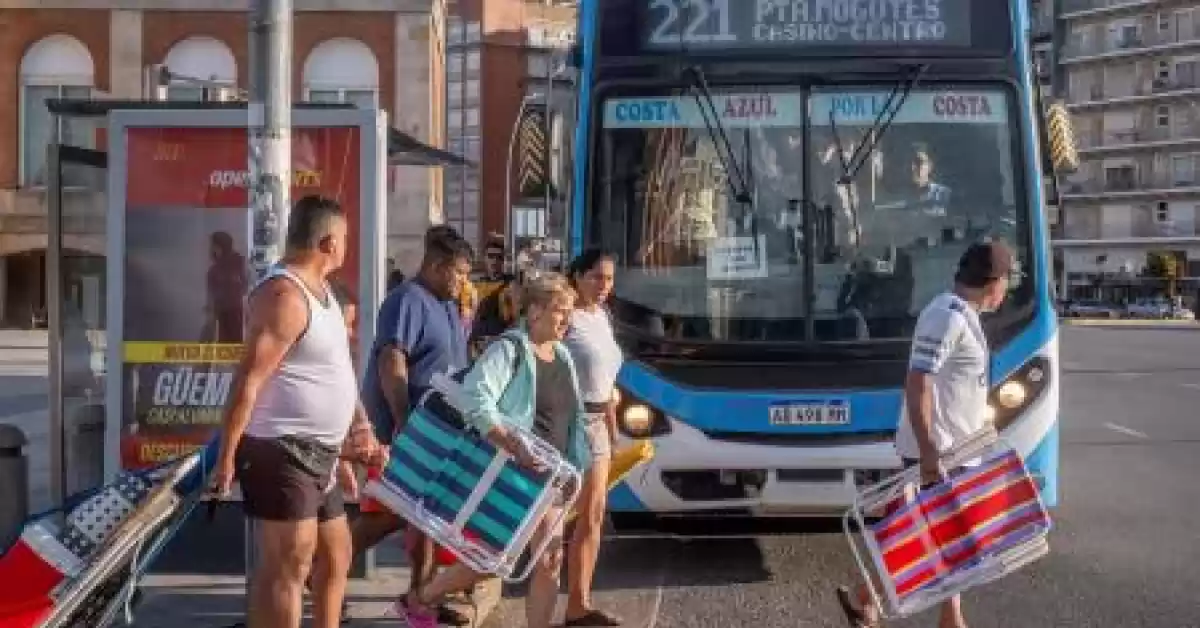 Mar del Plata sin colectivos en plena temporada por un paro por salarios atrasados