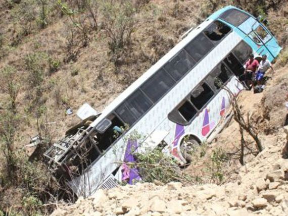 Un micro desbarrancó en Perú: hay 22 muertos y 15 heridos