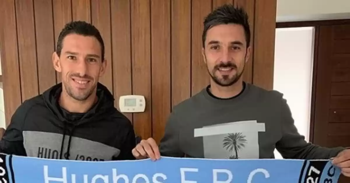 Nacho Scocco y Maxi Rodríguez jugarán con la camiseta de Hughes en la Liga Venadense 