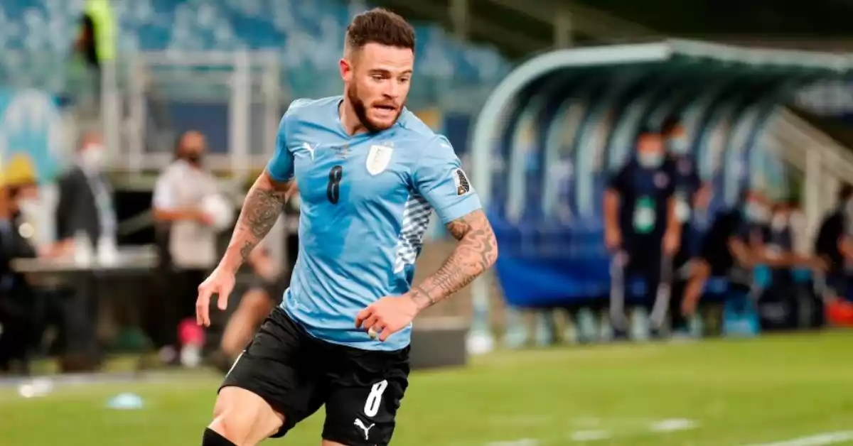 El futbolista uruguayo Nahitan Nández fue denunciado por violencia de género 