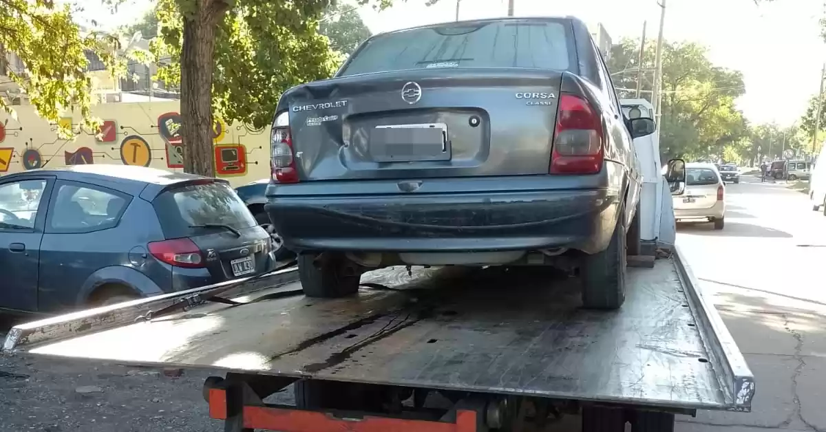 Retiraron 252 vehículos que estaban preservados en inmediaciones de comisarías de Rosario