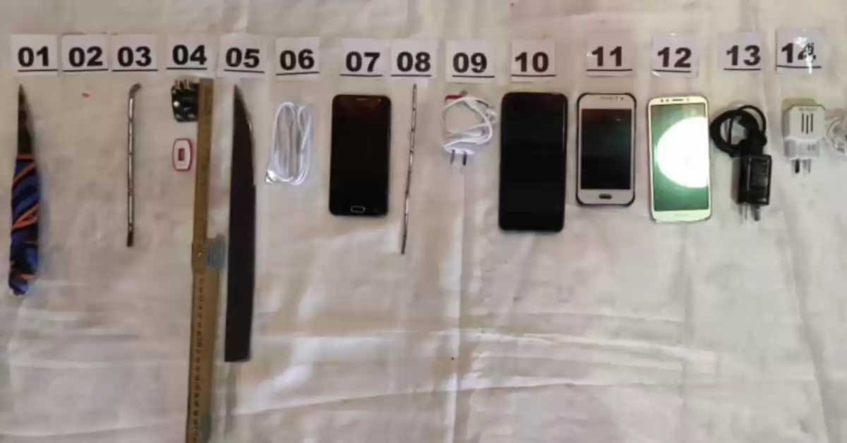 Secuestraron casi 30 celulares y una bebida alcohólica llamada “pajarito” en cárceles federales