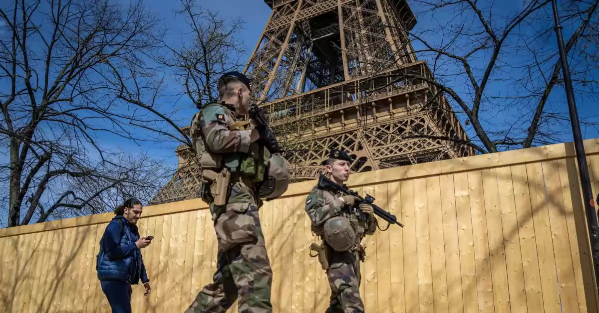 Francia y España debieron reforzar la seguridad en los estadios por amenazas del Estado Islámico