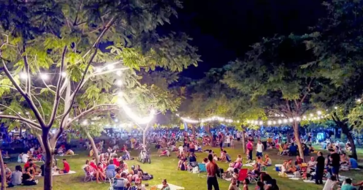 Vuelven los picnics nocturnos a los parques de Rosario