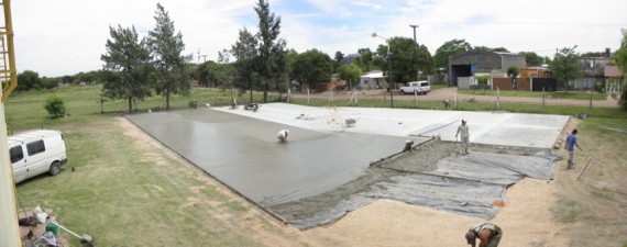 Construcción del playón para actividades múltiples en polideportivo de Cap. Bermudez