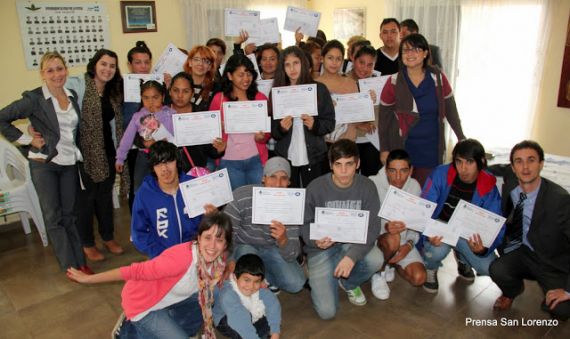 Entregaron certificados de finalización de POI