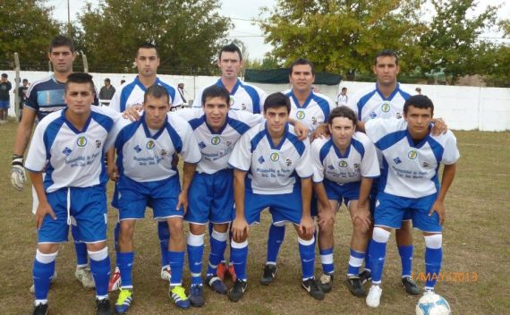 Poli de Puerto se quedó con el clásico de la ciudad y se afianza en la cima