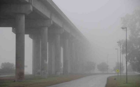 Por la niebla, cortan el paso en el puente Rosario-Victoria