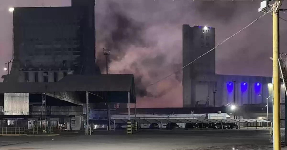 Se incendió una cinta transportadora en el Puerto de Rosario