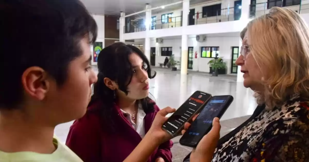 Radio Escuela:Jóvenes de la Escuela Secundaria 438 entrevistan a profesionales sobre la ludopatía digital