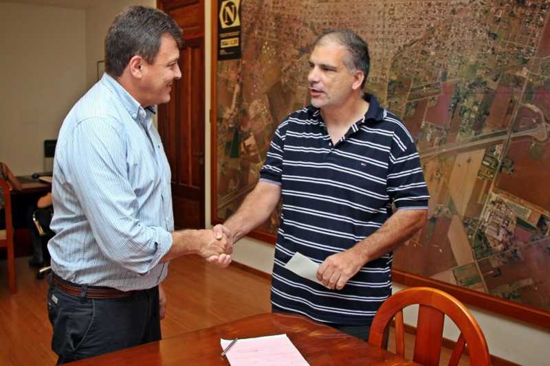Raimundo otorgó una ayuda económica a taxistas para contribuir a la seguridad del sector