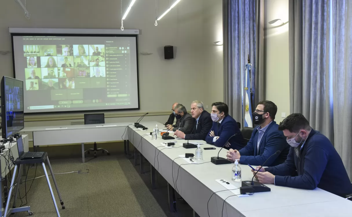 Docentes universitarios piden una compensacion para alcanzar el 50 por ciento