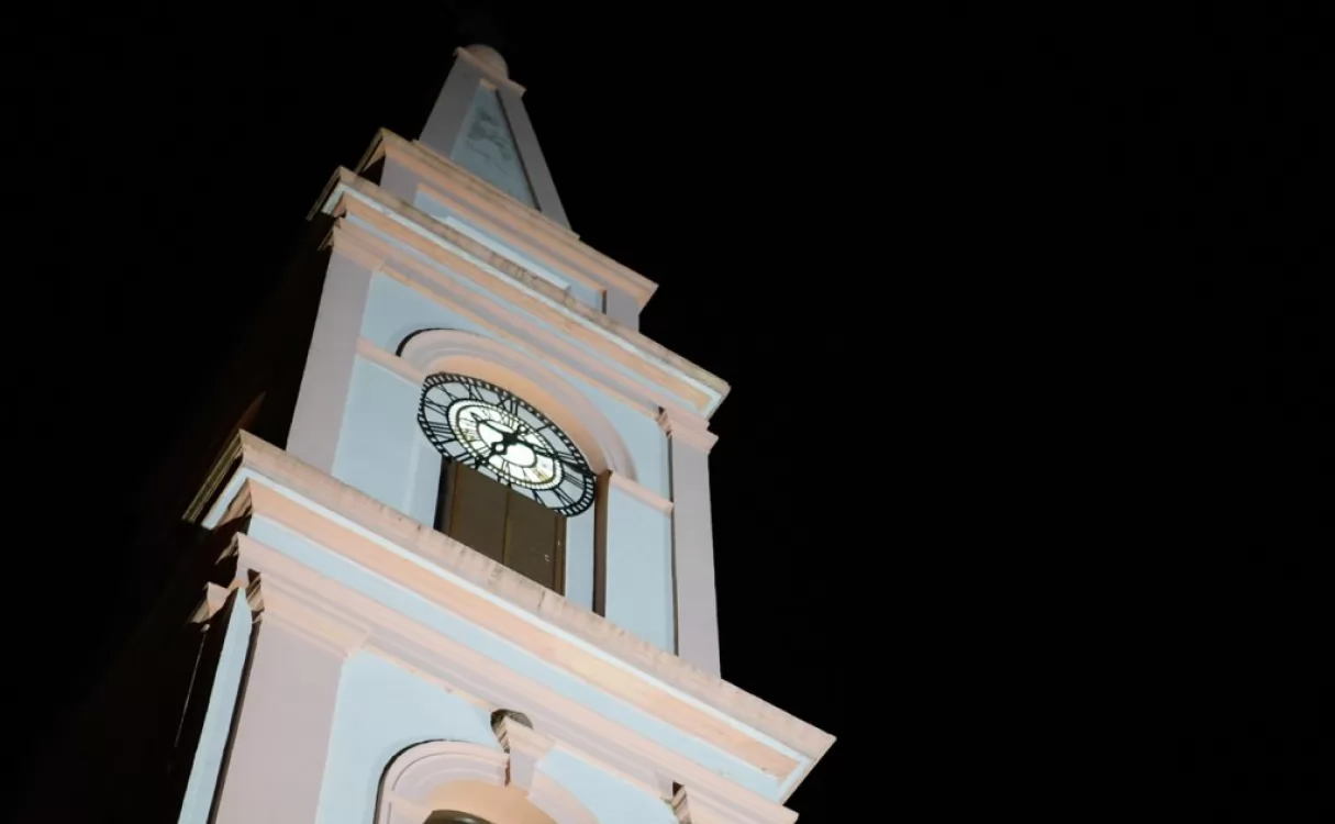 Tras más de 25 años, volvió a funcionar el reloj de la Parroquia San Lorenzo Mártir