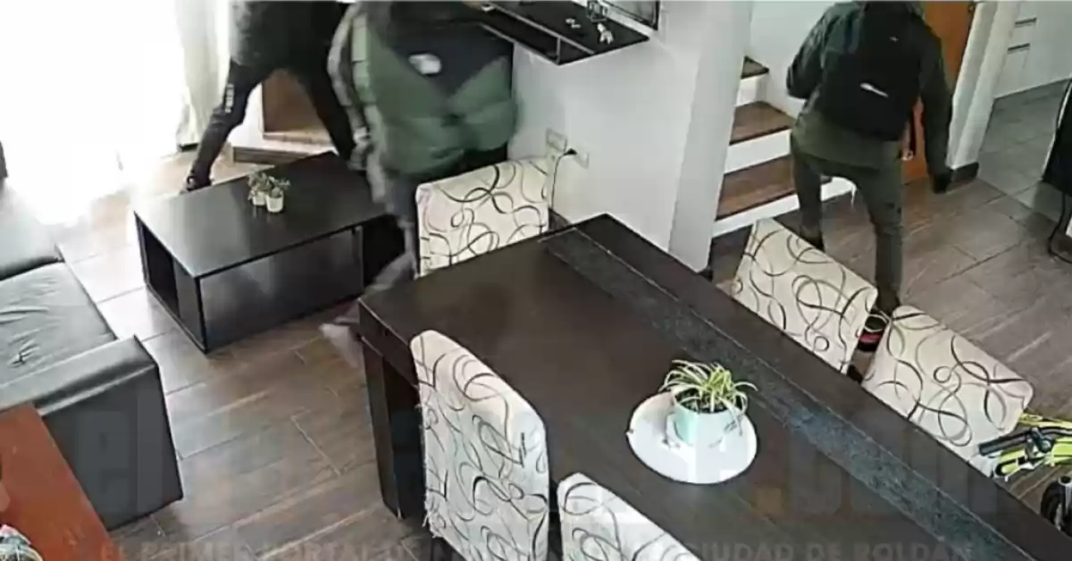 Un menor vio a los ladrones robar cosas de la casa de sus papás en Tierra de Sueños de Roldán