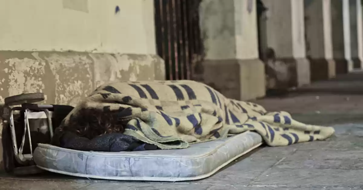 Proponen la creación de refugios nocturnos para personas en situación de calle durante el invierno