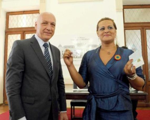 Santa Fe: pondrán en funciones a la primera funcionaria transexual