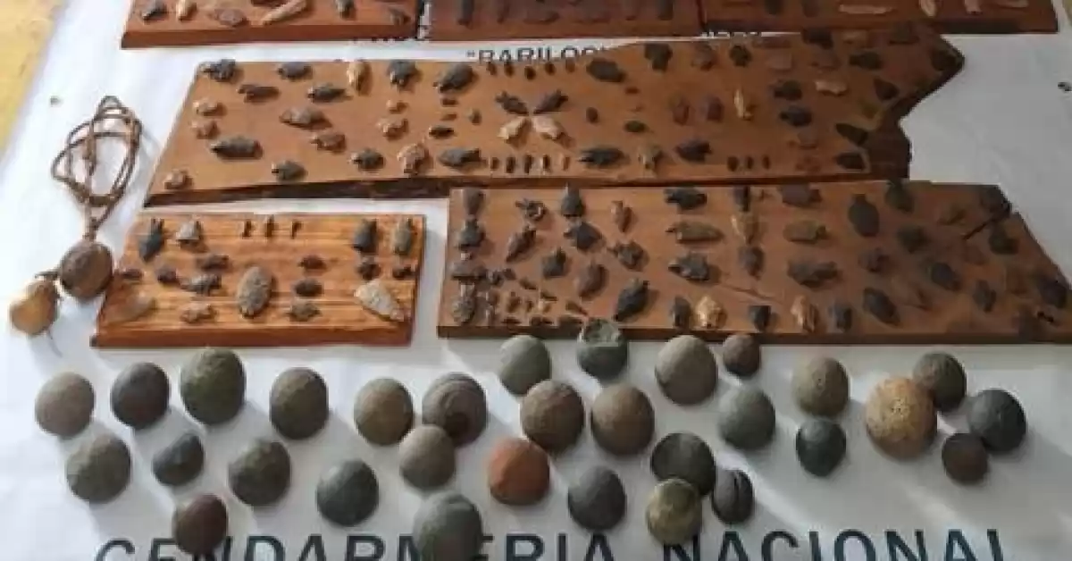 Allanaron un local y encontraron 256 piezas arqueológicas que eran vendidas en la web