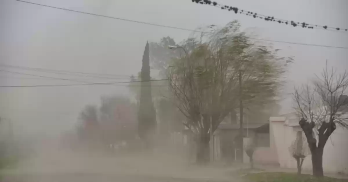 Humedad, calor y fuertes vientos en la región para este jueves