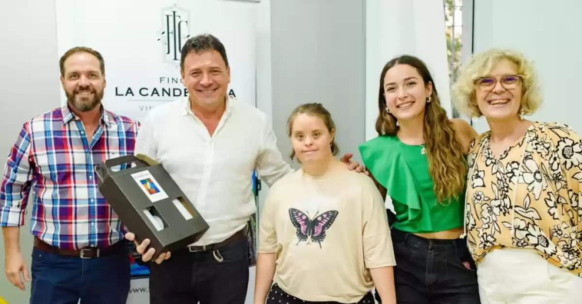 Artista sanlorencina realizó una pintura que ilustra la etiqueta de un vino mendocino