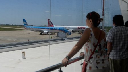 Realizarán hisopados a pasajeros que lleguen al aeropuerto de Rosario
