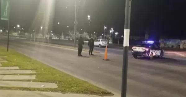 Rosario: una pareja murió en Puerto Norte tras caer de su motocicleta
