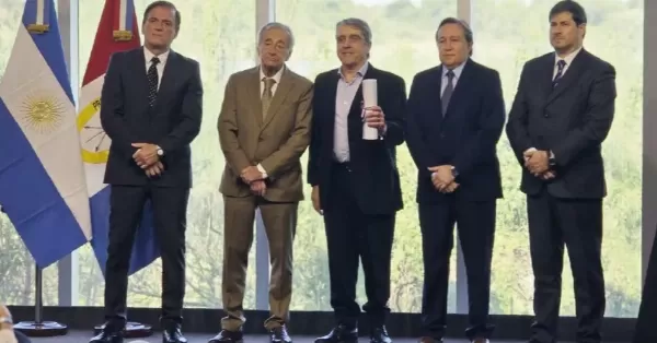 “Vamos a reformar la Constitución pensando en la gente, no en los políticos”, afirmó Traferri tras recibir su diploma como convencional