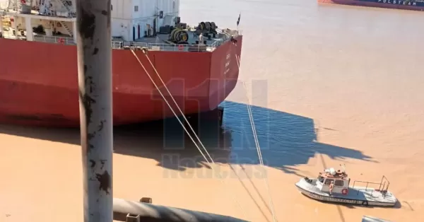  Hallan al menos 250 kilos de cocaína en buque que cargaba en el puerto de Vicentin