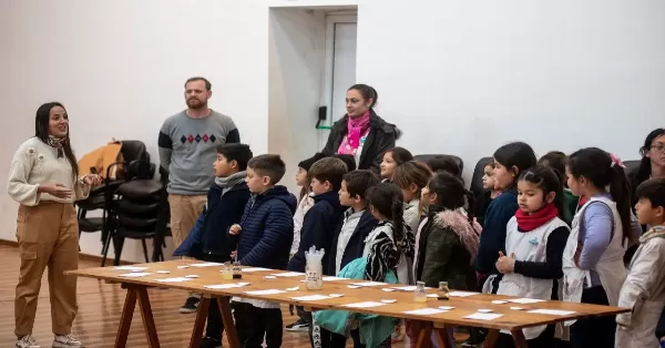 Niños de Timbúes participaron del taller de ciencia “La molécula divertida”