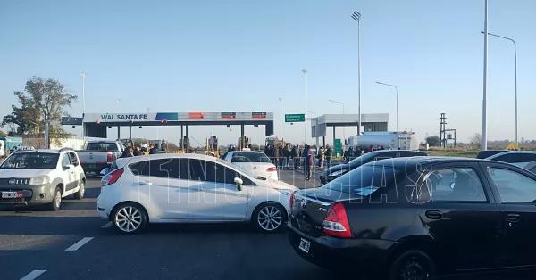 Vialidad Provincial denunció ante el MPA el corte en la Autopista Rosario-Santa Fe en el que participó Raimundo 