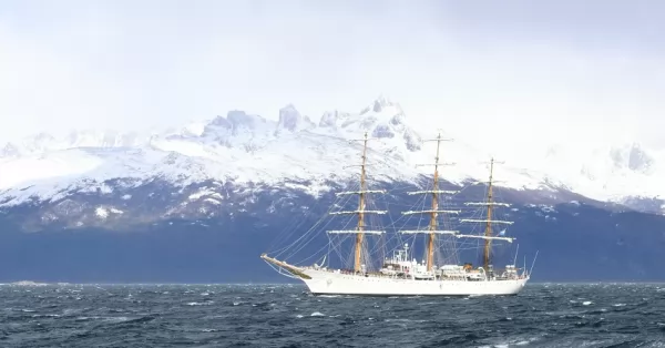 La fragata ARA “Libertad” arribó a Ushuaia