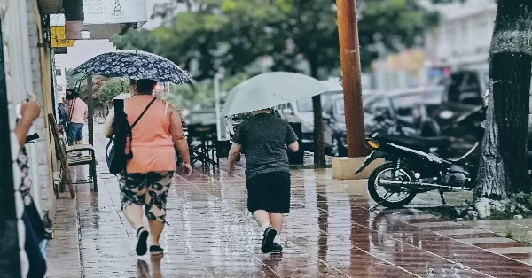 El SMN emitió alerta amarilla por lluvias intensas para la madrugada de este lunes 