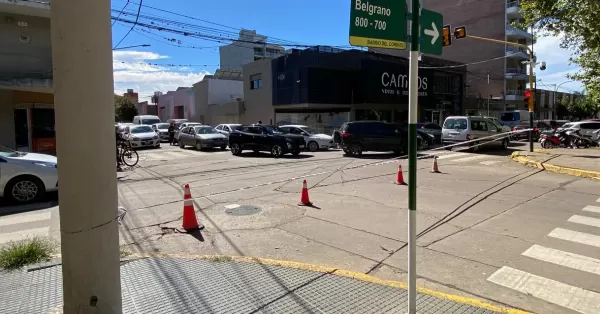 Cuello de botella y grandes demoras en el tránsito por la Plaza San Martín de San Lorenzo 