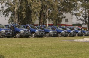 Entregaron 24 móviles policiales para patrullar Rosario