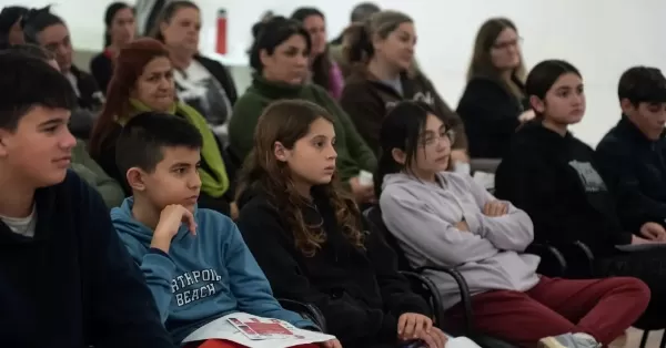 Timbúes: Alumnos del taller comunal de ingles ya pueden rendir exámenes internacionales con una beca del 50%