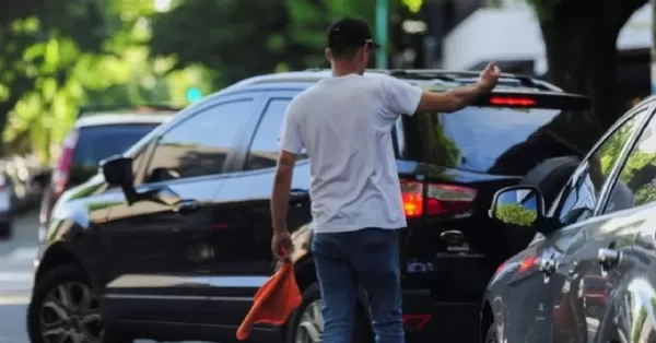 Baigorria libre de trapitos: la Municipalidad insiste en que está prohibida la actividad de cuidacoches y limpiavidrios en la ciudad