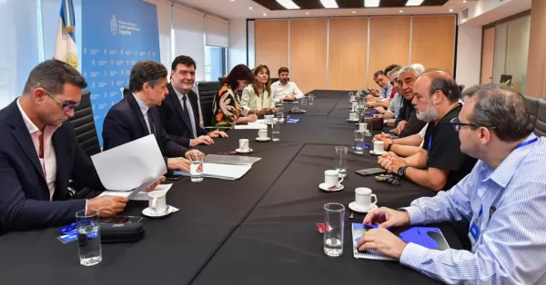 Mesa de diálogo entre gremios marítimos y el Gobierno por la Marina Mercante