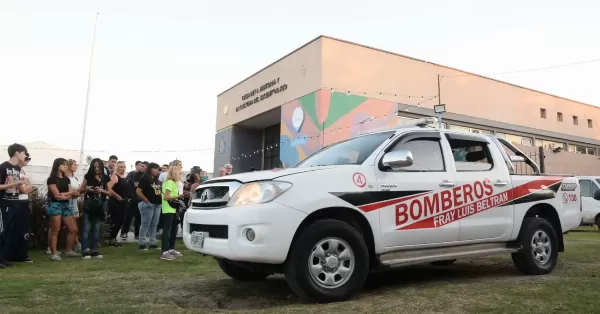 Los Bomberos Voluntarios de Fray Luis Beltrán sumaron un nuevo vehículo de respuesta inmediata