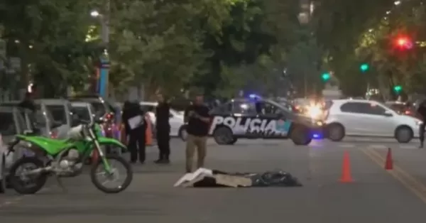 Rosario: murió un cuidacoches atropellado por una moto