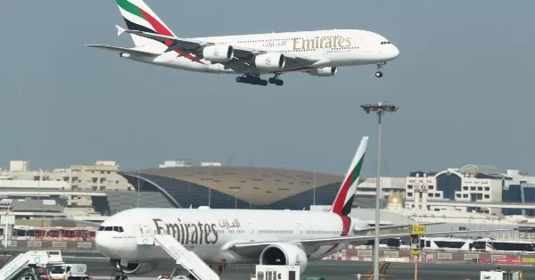 El Gobierno habilitó a la aerolinea Emirates a operar carga aérea con amplias libertades 