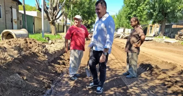 La Municipalidad de San Lorenzo elimina zanjas y construye nuevos pavimentos en barrio Villa Felisa