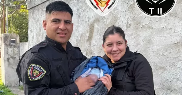 Dos policías asistieron a una mujer que dio a luz en su casa en la zona noroeste de Rosario