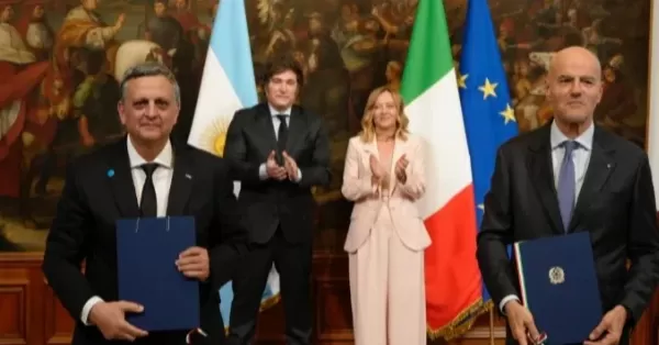 YPF y ENI de Italia firmaron un acuerdo de exportación de GNL que se extenderá por 20 años