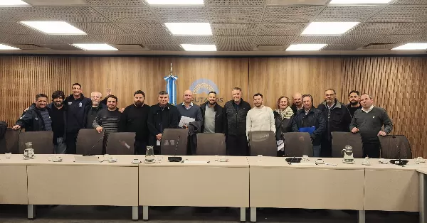 Fuerte reclamo de gremios marítimos al Congreso: “¿Qué carajos van a hacer con la Marina Mercante?”