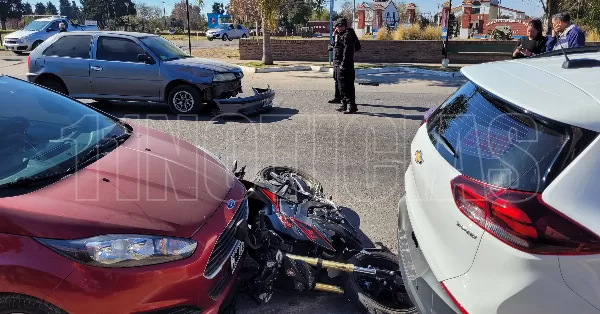 Un herido tras un accidente entre un auto y una moto en Fray Luis Beltrán